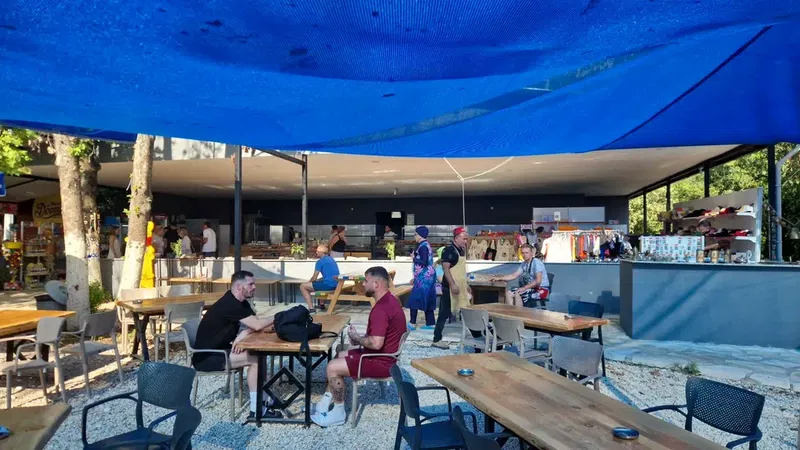 Lucas cafe&bistro - Photo 1