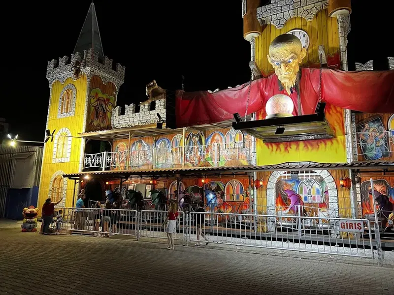 Lunapark Antalya Konyaaltı - Photo 4