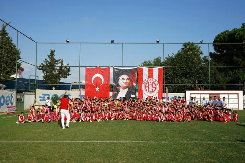 Manavgat Antalya Spor Futbol Okulu - Photo 1