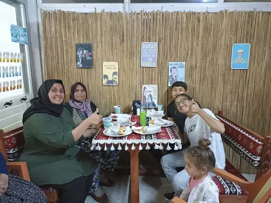 Maviş döner