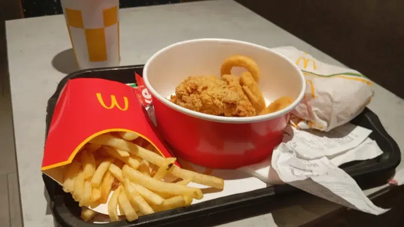 McDonald's Piramit - Photo 3