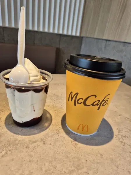 McDonald's Piramit - Photo 6