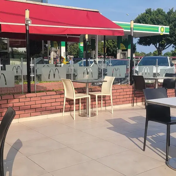McDonald's Piramit - Photo 10