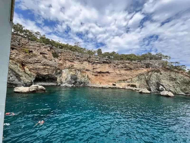 Mega Star Yacht Tours - Photo 4
