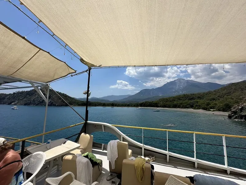Mega Star Yacht Tours - Photo 6