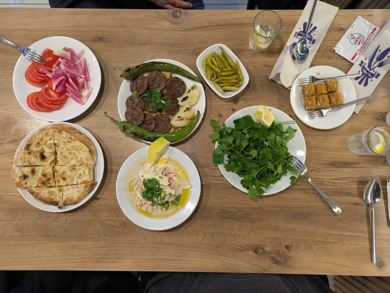 Meşhur Aksu köfte piyaz - Photo 4