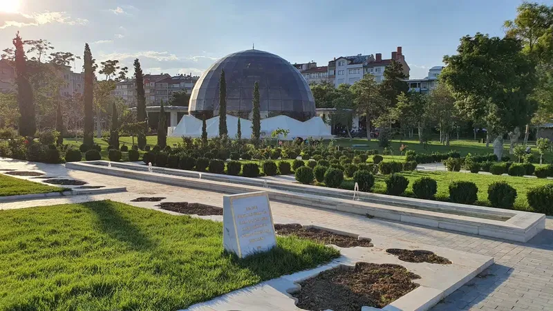 Millet Bahçesi Kütüphanesi - Photo 5