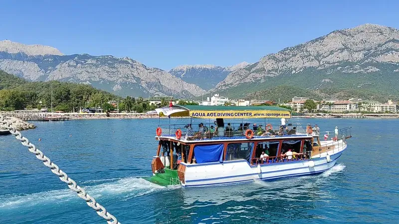 Monster yacht tour - Photo 2