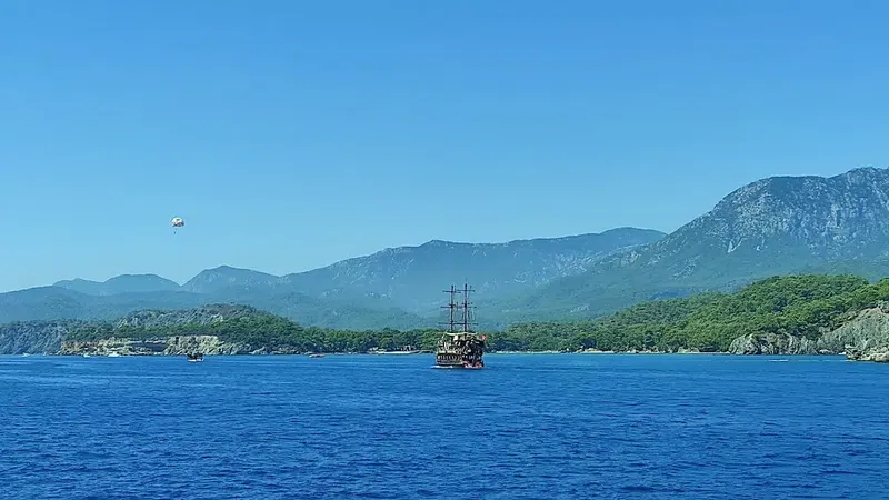 Monster yacht tour - Photo 10