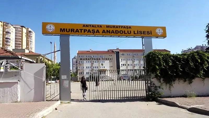Muratpaşa Anadolu Lisesi - Photo 2
