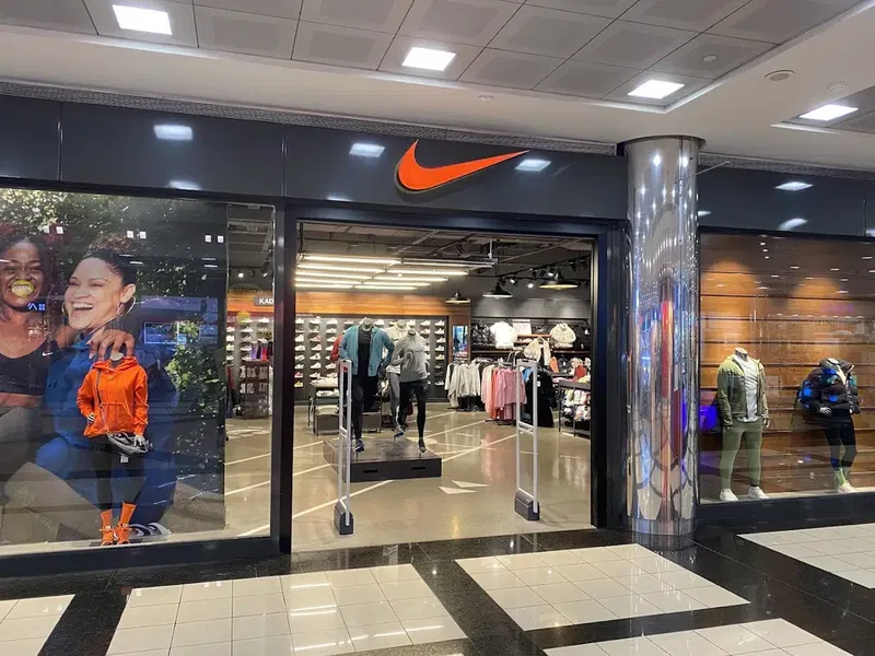 Migros AVM Nike Store I Sportinn - Photo 1