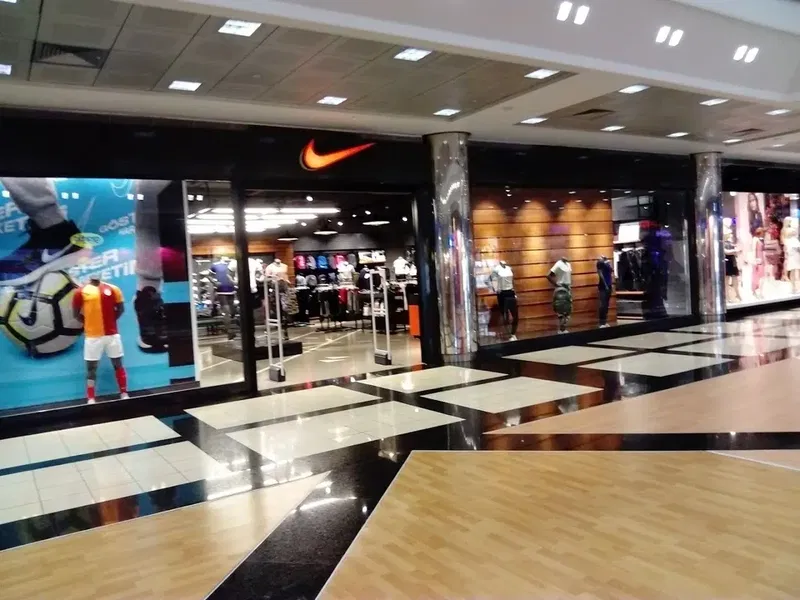 Migros AVM Nike Store I Sportinn - Photo 4