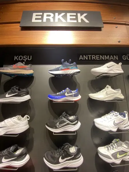 Migros AVM Nike Store I Sportinn - Photo 9