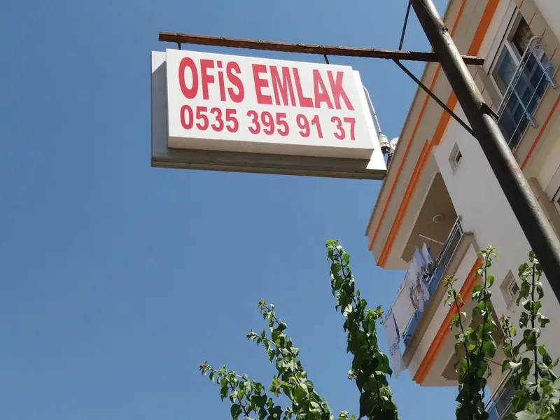 Ofis Emlak - Photo 1