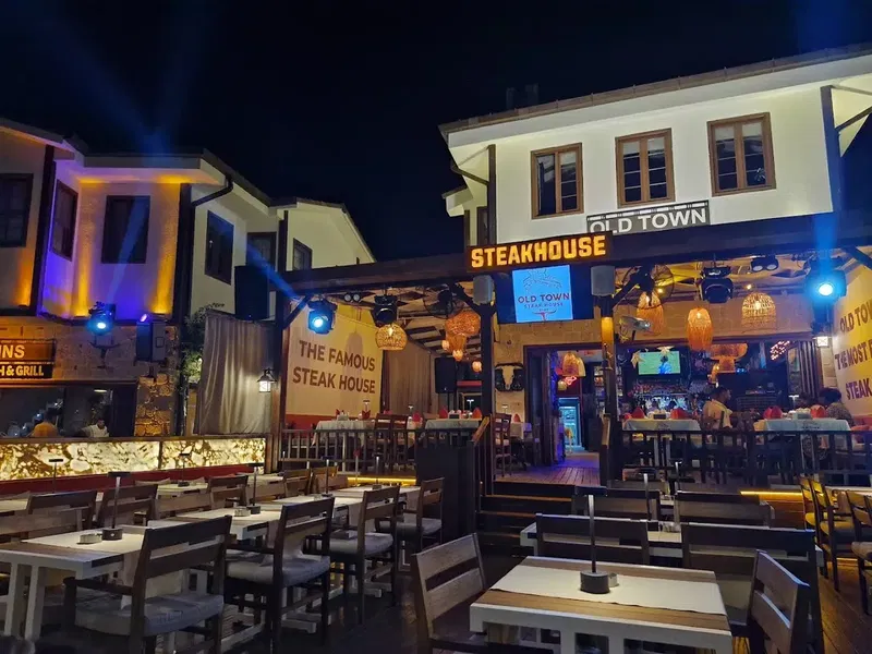 Old Town Pub Bistro - Photo 7