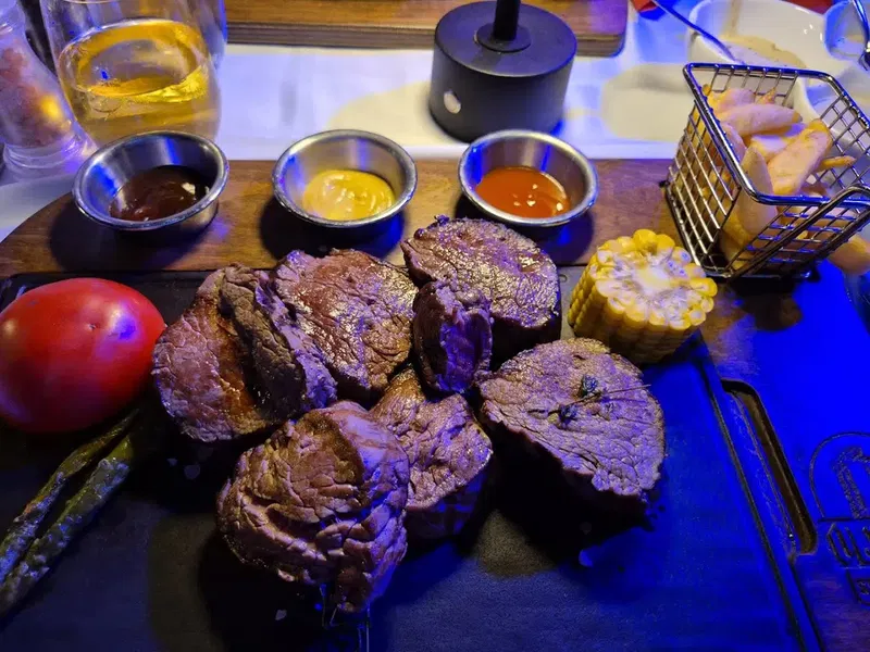 Old Town Pub Bistro - Photo 9