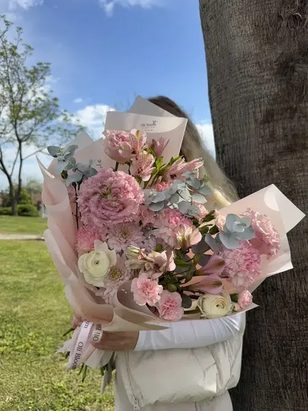 Oli Bloom Flower shop - Photo 8