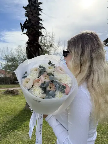 Oli Bloom Flower shop - Photo 9
