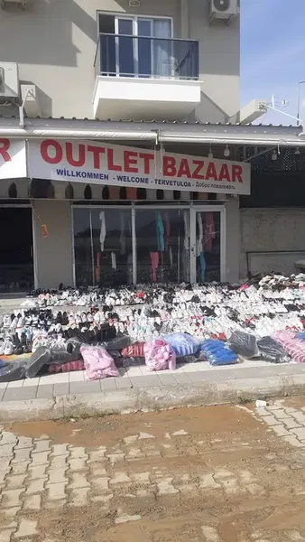 Outlet Bazaar - Photo 1
