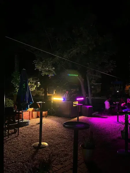 Peri Pub - Photo 2
