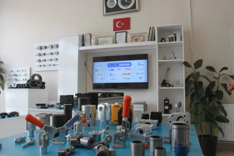 Pinyon Makine Ekipmanları - Photo 2