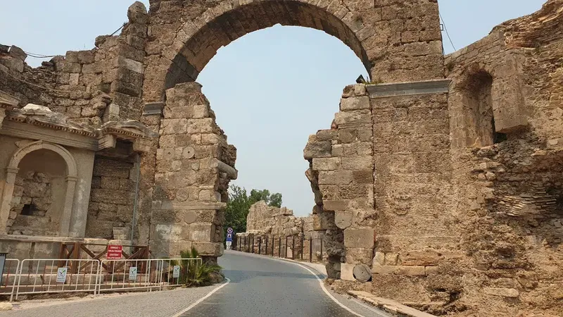 Piskoposluk Sarayi - Photo 5