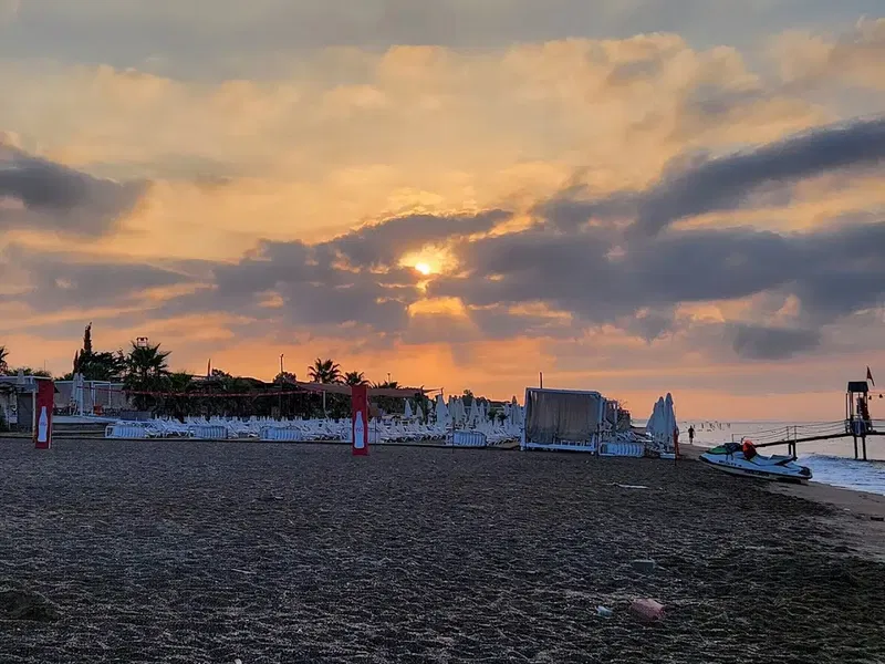 Red & White Beach - Photo 4