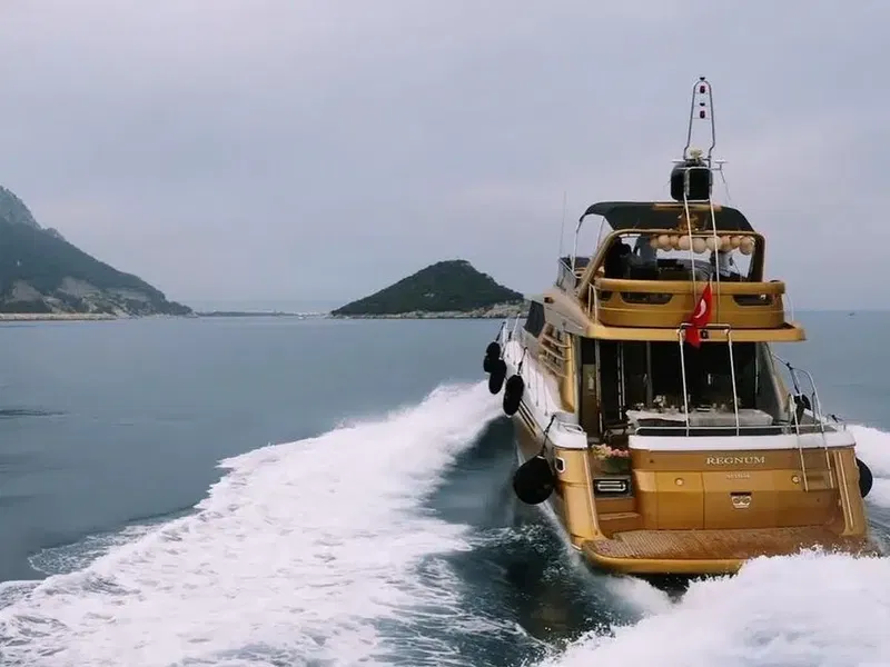 Regnum Luxury Yacht - Photo 3