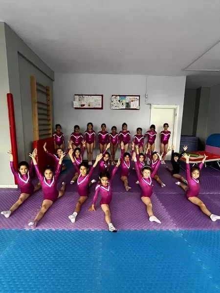 Rnb Ci̇mnasti̇k Spor Klübü - Photo 3