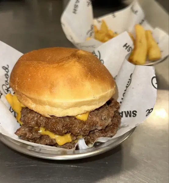 Road Smash Burgers - Photo 5