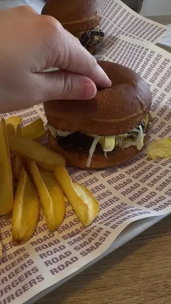 Road Smash Burgers - Photo 8