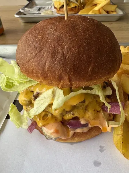 Road Smash Burgers - Photo 10