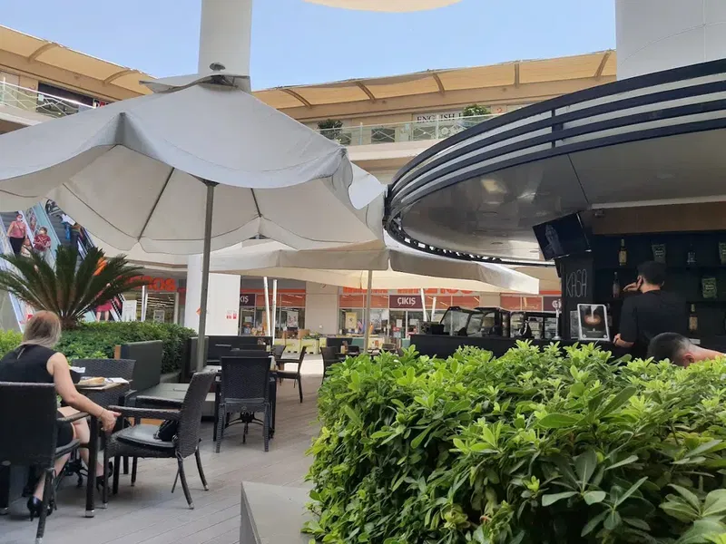 Robert’s Coffee - Photo 3