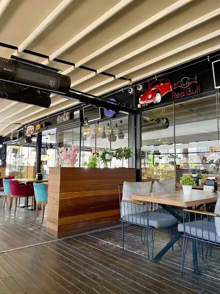 Robert's Coffee - Photo 4