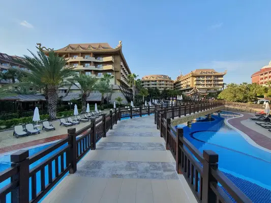 Royal Dragon Hotel Lojmani