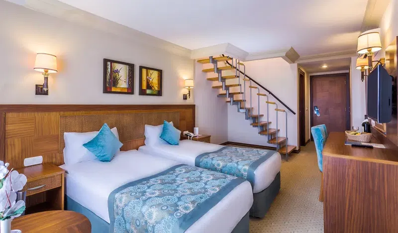 Side hotel - Photo 3