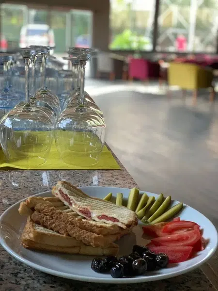 Si̇de Nargi̇le Bi̇stro Cafe & Bar - Photo 3