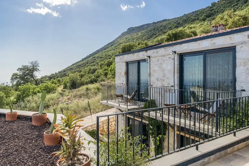 Silver House - Photo 6
