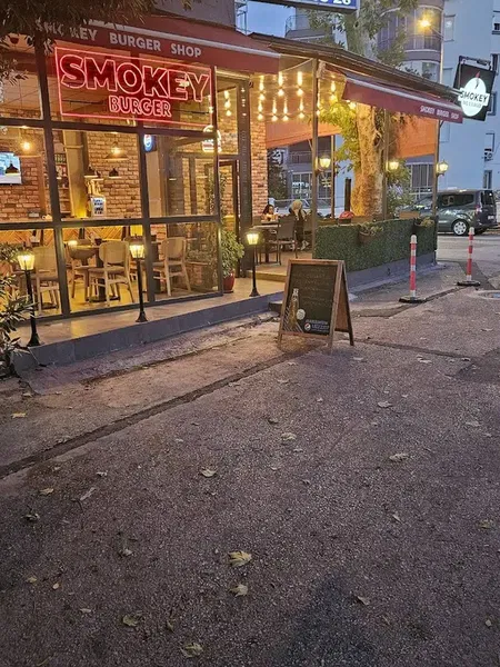 Smokey BBQ&Burger - Photo 1