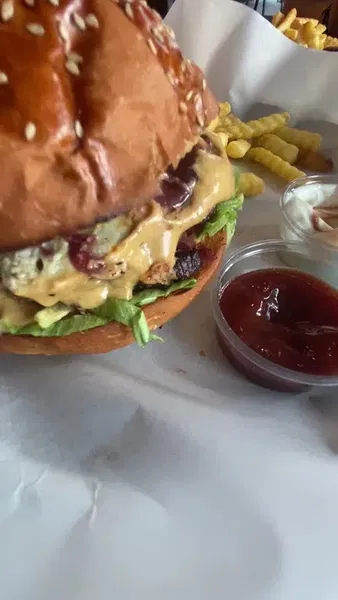 Smokey BBQ&Burger - Photo 2