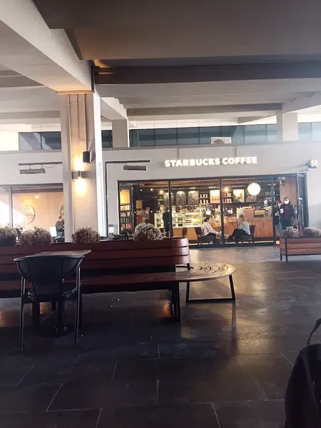 Starbucks - Photo 1