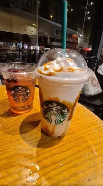 Starbucks Kültür - Photo 4
