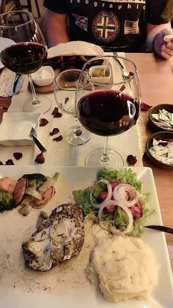 Steak House For You - Photo 7