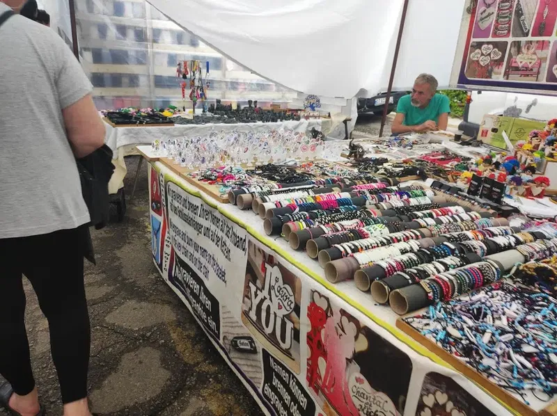 Sunday Market - Photo 2