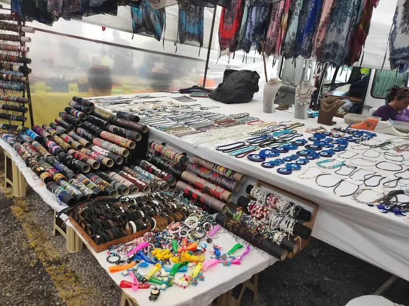Sunday Market - Photo 4