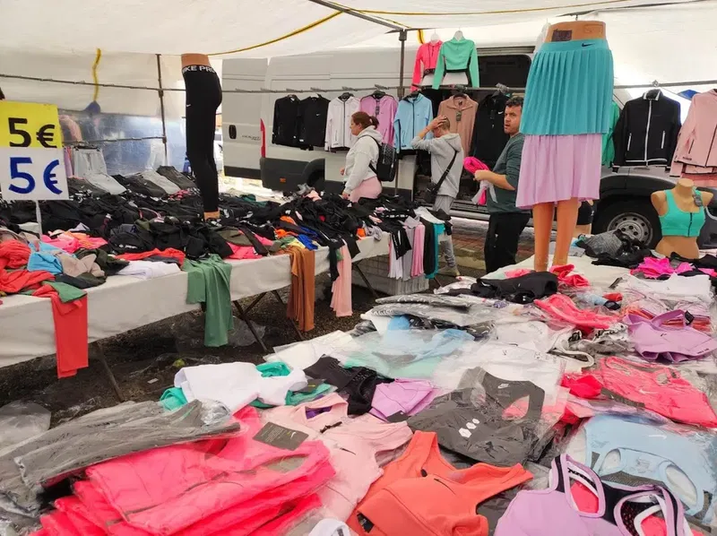 Sunday Market - Photo 7