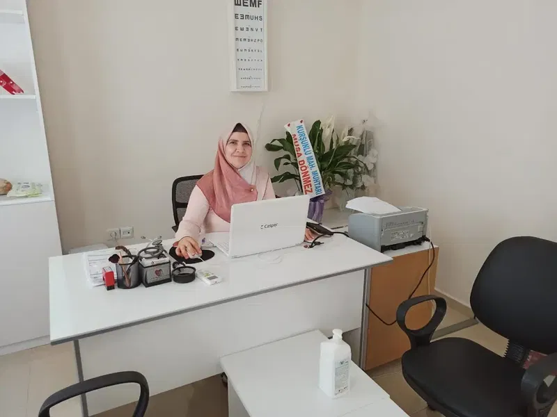T.C. Sağlik Bakanliği Antalya Aksu Kurşunlu Öğreti̇m Görevli̇si̇ Leyla Sargin Ai̇le Sağliği Merkezi̇ - Photo 3
