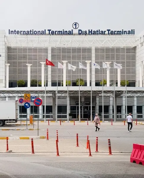 Terminal 1 - Photo 4