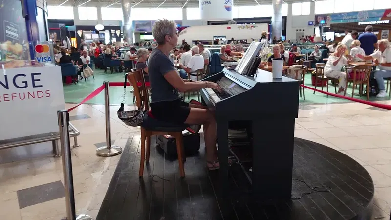 Terminal 1 - Photo 5