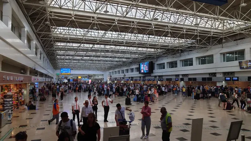 Terminal 1 - Photo 9